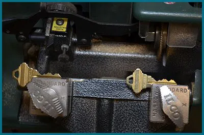 Father Son Locksmith Shop Louisville, KY 502-610-1000 Father Son Locksmith Shop Louisville, KY 502-610-1000 - 65-14